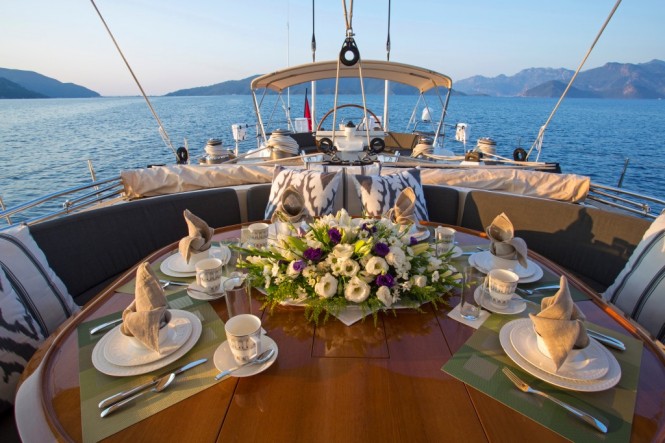party-boat-rental-in-italy